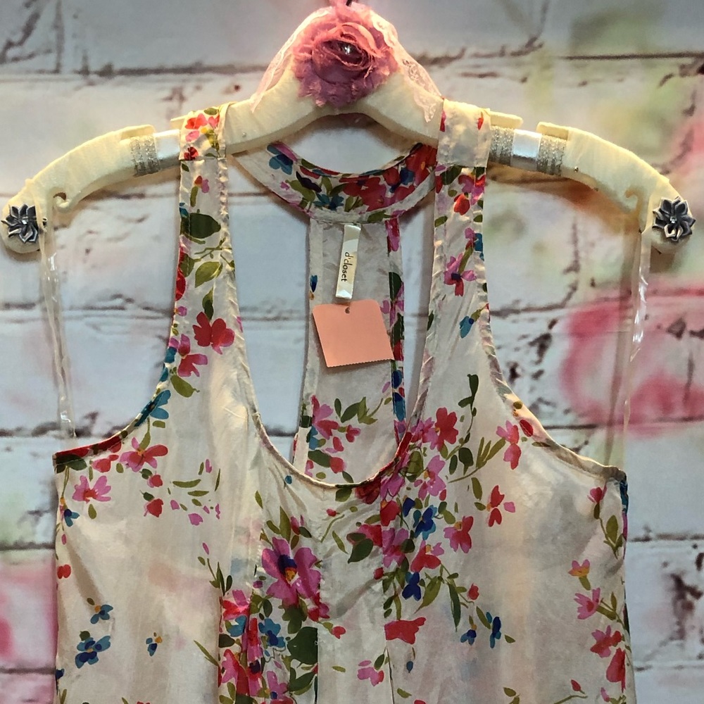 NWT Sheer Silk Floral Pleated Tank - Picture 4 of 7